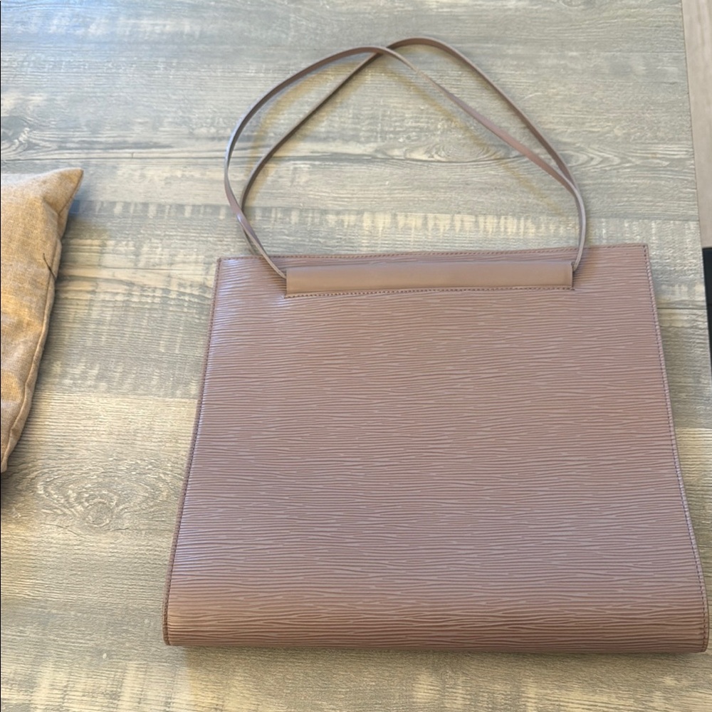 Toque, Authentic Louis Vuitton Epi Leather Saint Tropez Tote Bag